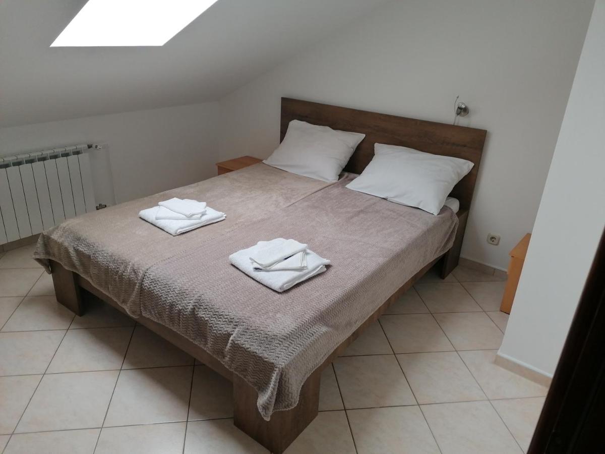 Apartmani Stille Karlobag Exteriér fotografie